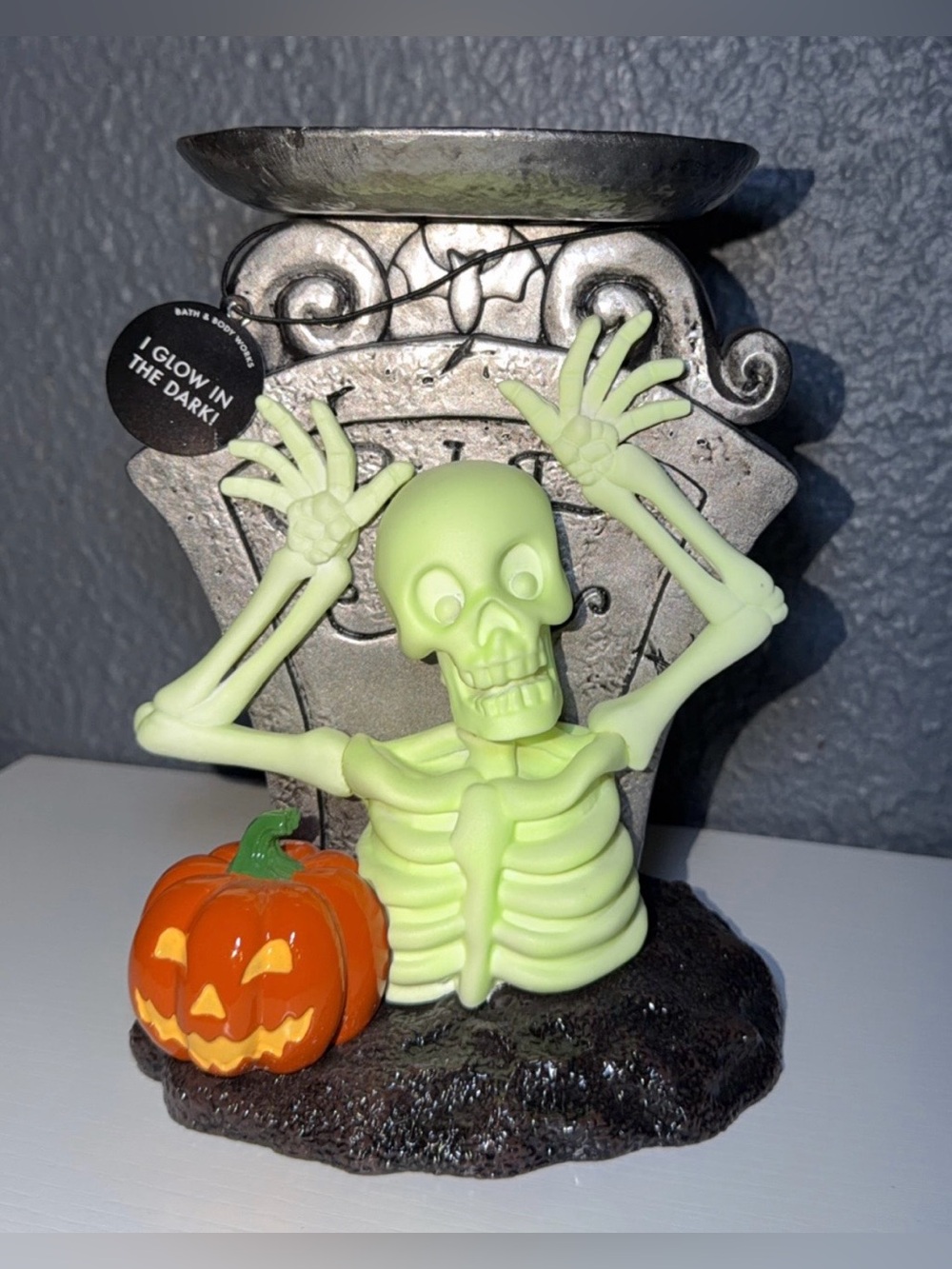 BBW Glow-in-the-Dark Green Skeleton Halloween with Pumkin candle holder